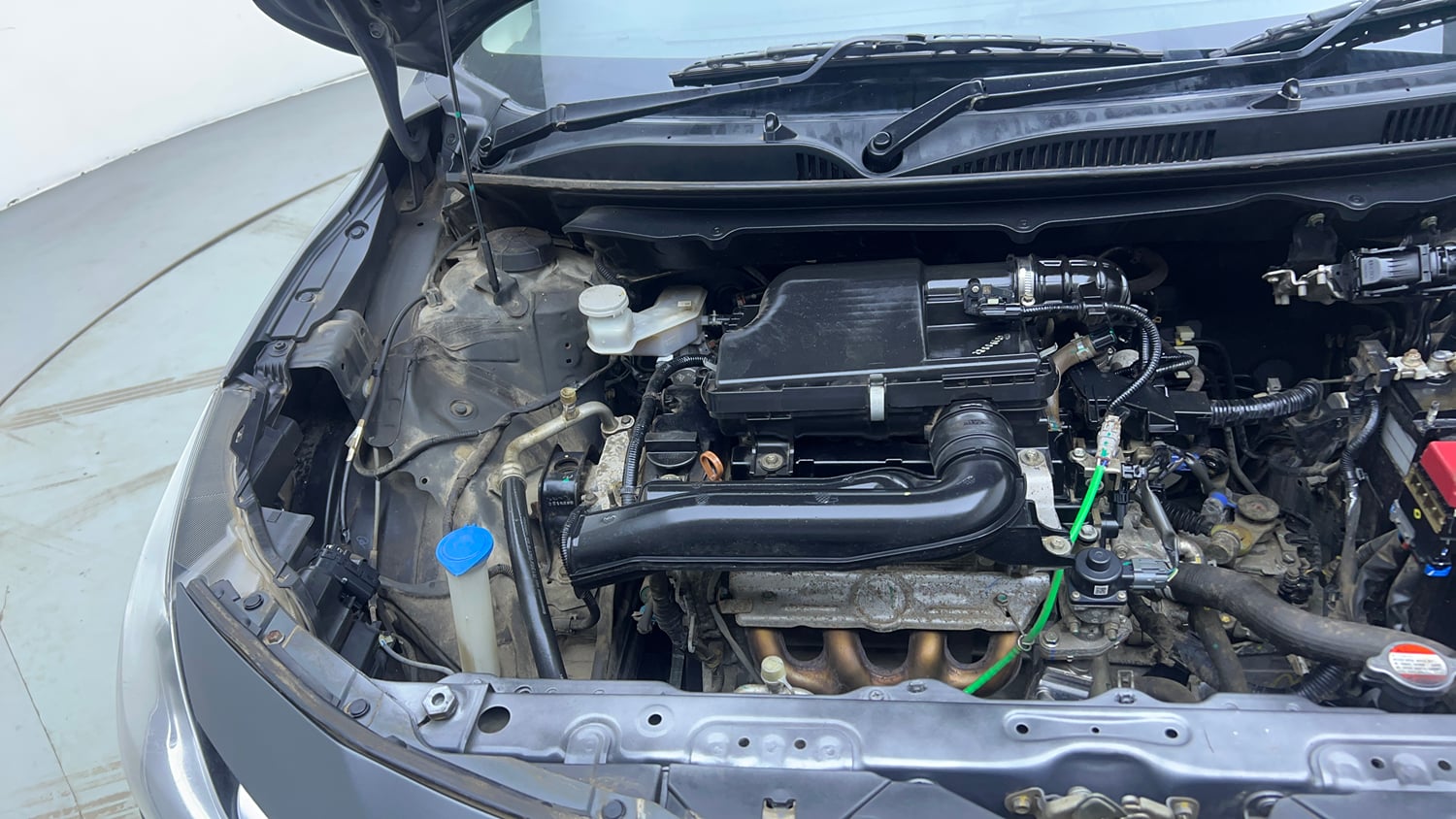 Used 2022 Maruti Suzuki Baleno Sigma MT Petrol Manual engine ENGINE RIGHT SIDE VIEW