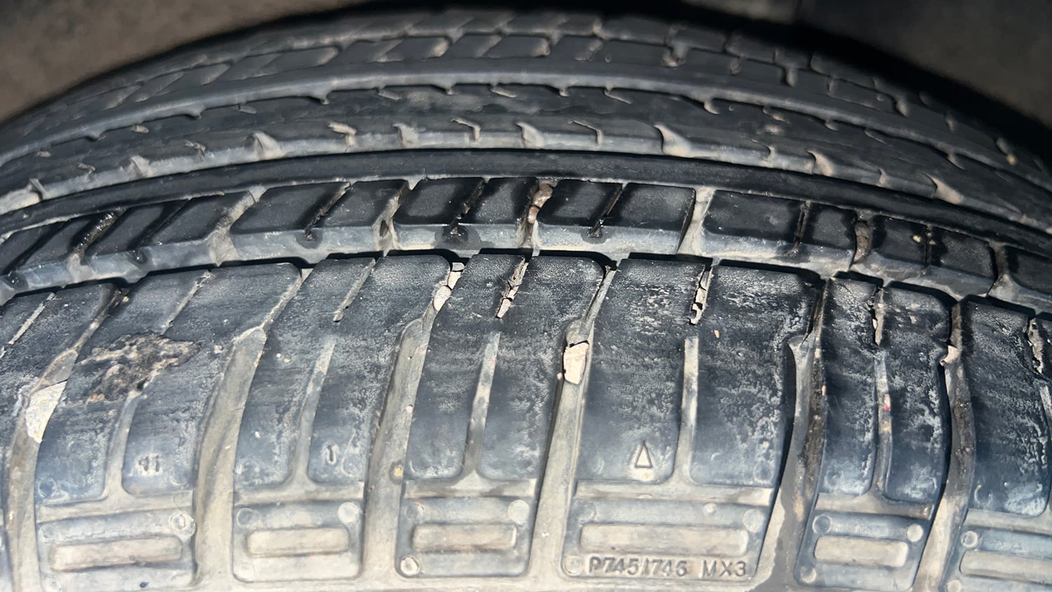 Used 2016 Ford EcoSport Titanium 1.5L Ti-VCT Petrol Manual tyres LEFT REAR TYRE TREAD VIEW