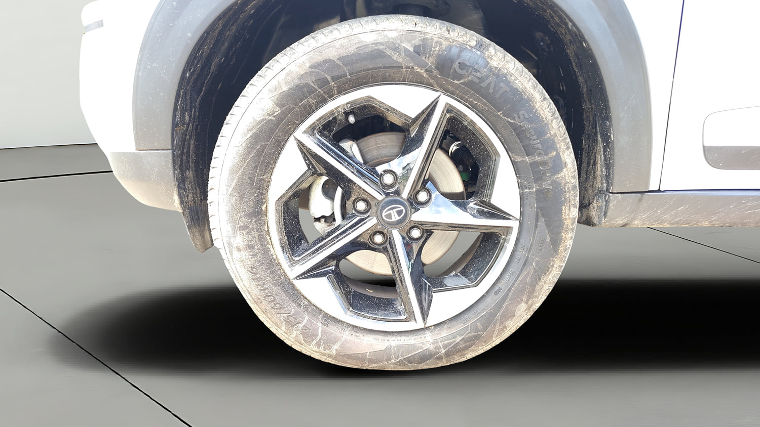 Used 2026 Tata Nexon Creative Plus (PS) 1.2 iCNG 6MT Dual Tone Cng Manual tyres LEFT FRONT TYRE RIM VIEW