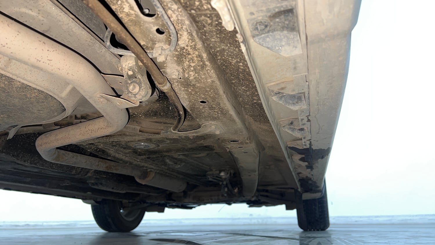 Used 2023 Maruti Suzuki XL6 Alpha Plus MT Petrol Petrol Manual extra REAR RIGHT UNDERBODY VIEW