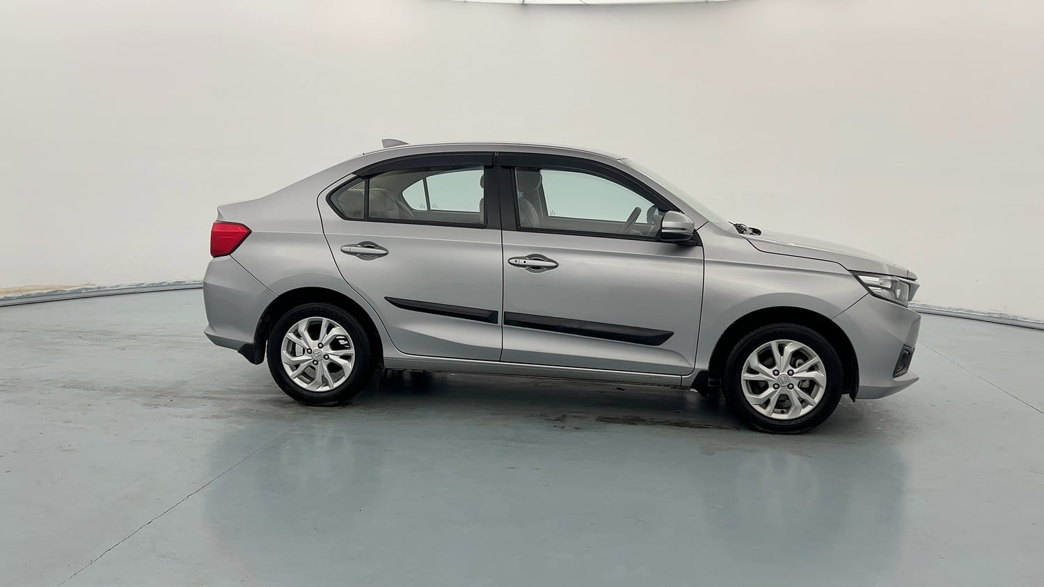Used 2020 Honda Amaze 1.2 VX MT Petrol Petrol Manual exterior RIGHT SIDE VIEW