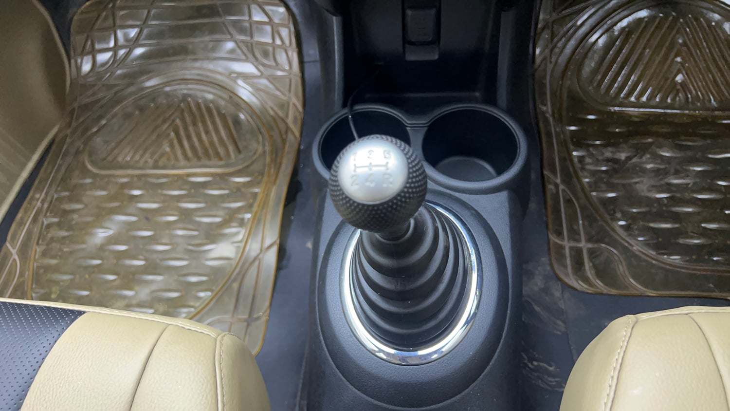 Used 2013 Honda Amaze 1.2 S i-VTEC Petrol Manual interior GEAR  KNOB VIEW