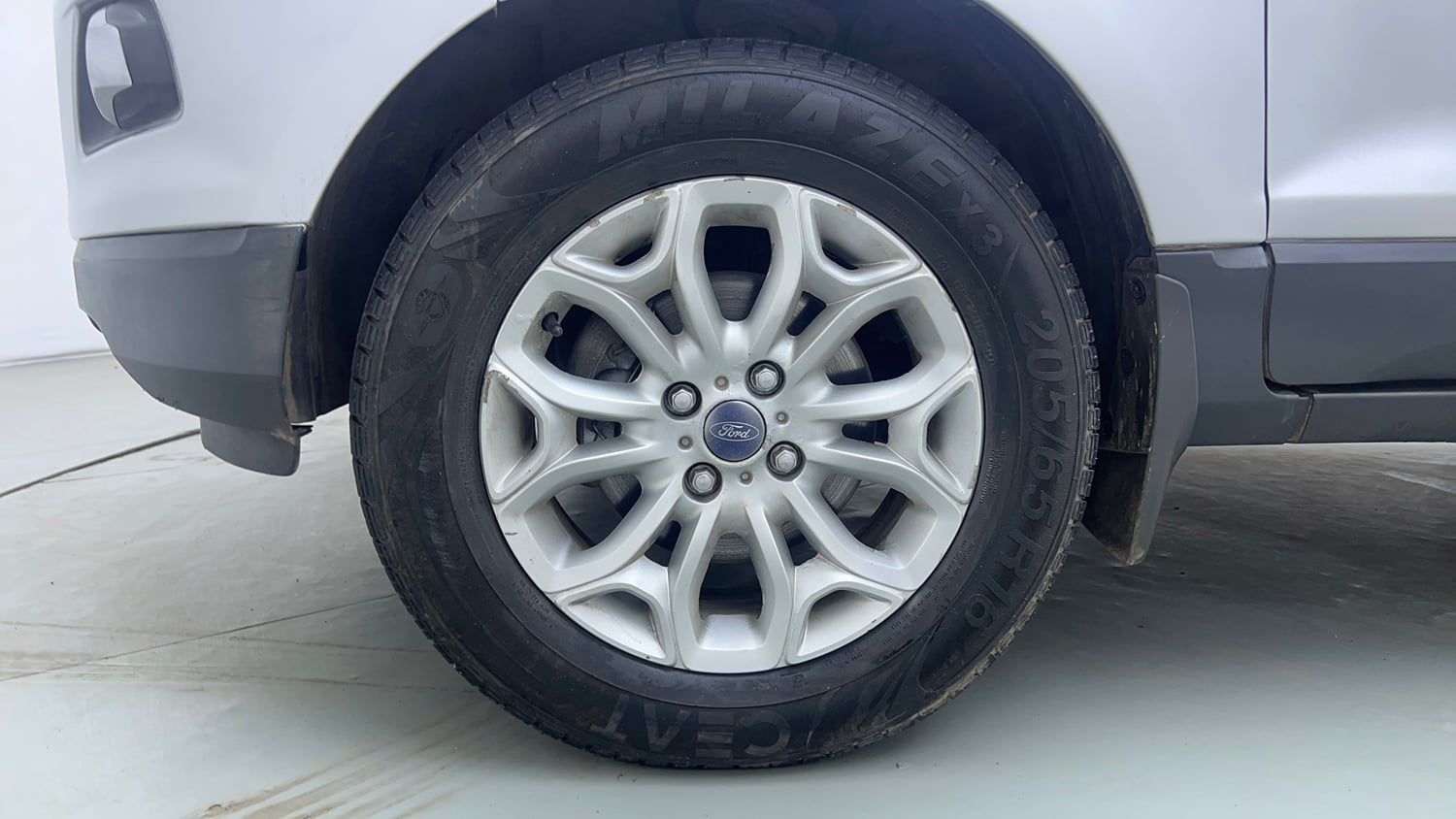 Used 2016 Ford EcoSport Titanium 1.5L Ti-VCT Petrol Manual tyres LEFT FRONT TYRE RIM VIEW