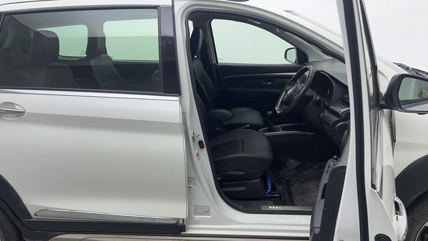 Used 2023 Maruti Suzuki XL6 Alpha Plus MT Petrol Petrol Manual interior RIGHT SIDE FRONT DOOR CABIN VIEW
