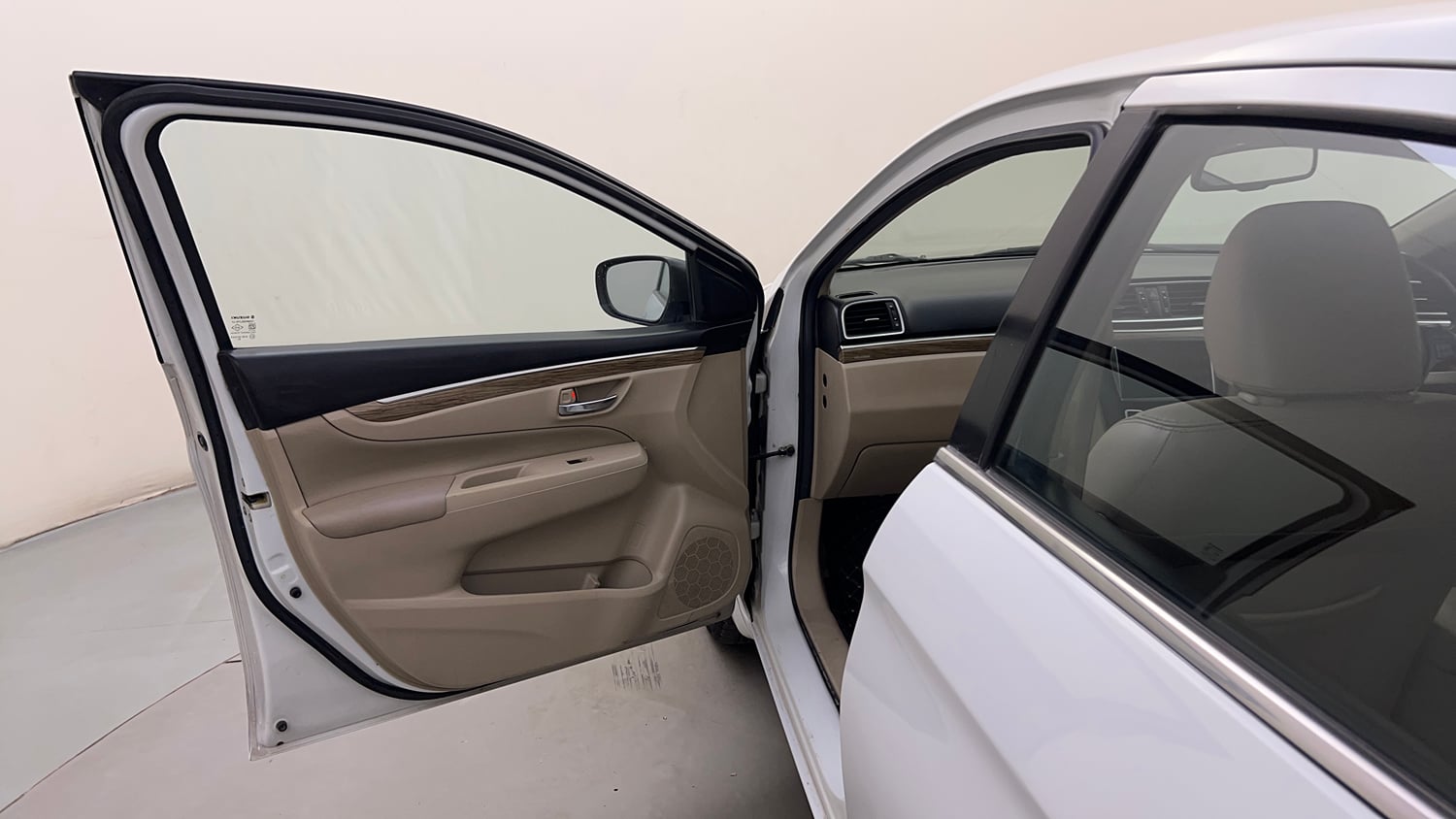 Used 2018 Maruti Suzuki Ciaz Alpha 1.3 Diesel Diesel Manual interior LEFT FRONT DOOR OPEN VIEW