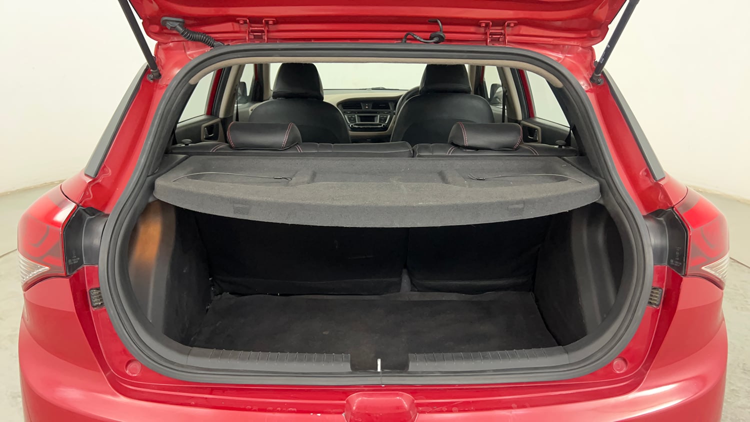 Used 2015 Hyundai Elite i20 Asta 1.2 Petrol Manual interior DICKY INSIDE VIEW