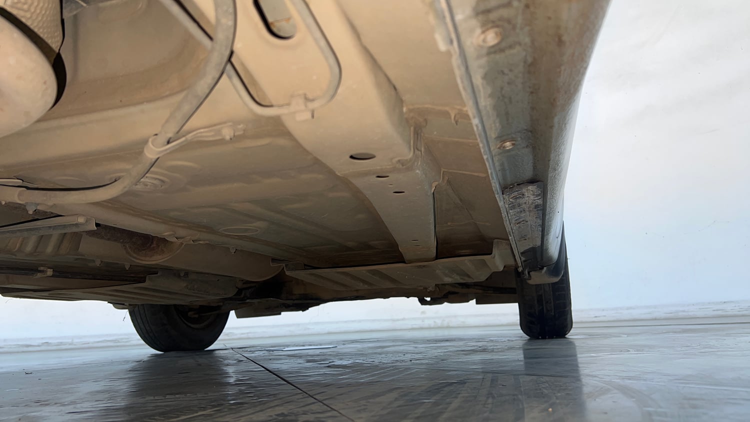 Used 2021 Maruti Suzuki Swift VXi Petrol Manual extra REAR RIGHT UNDERBODY VIEW