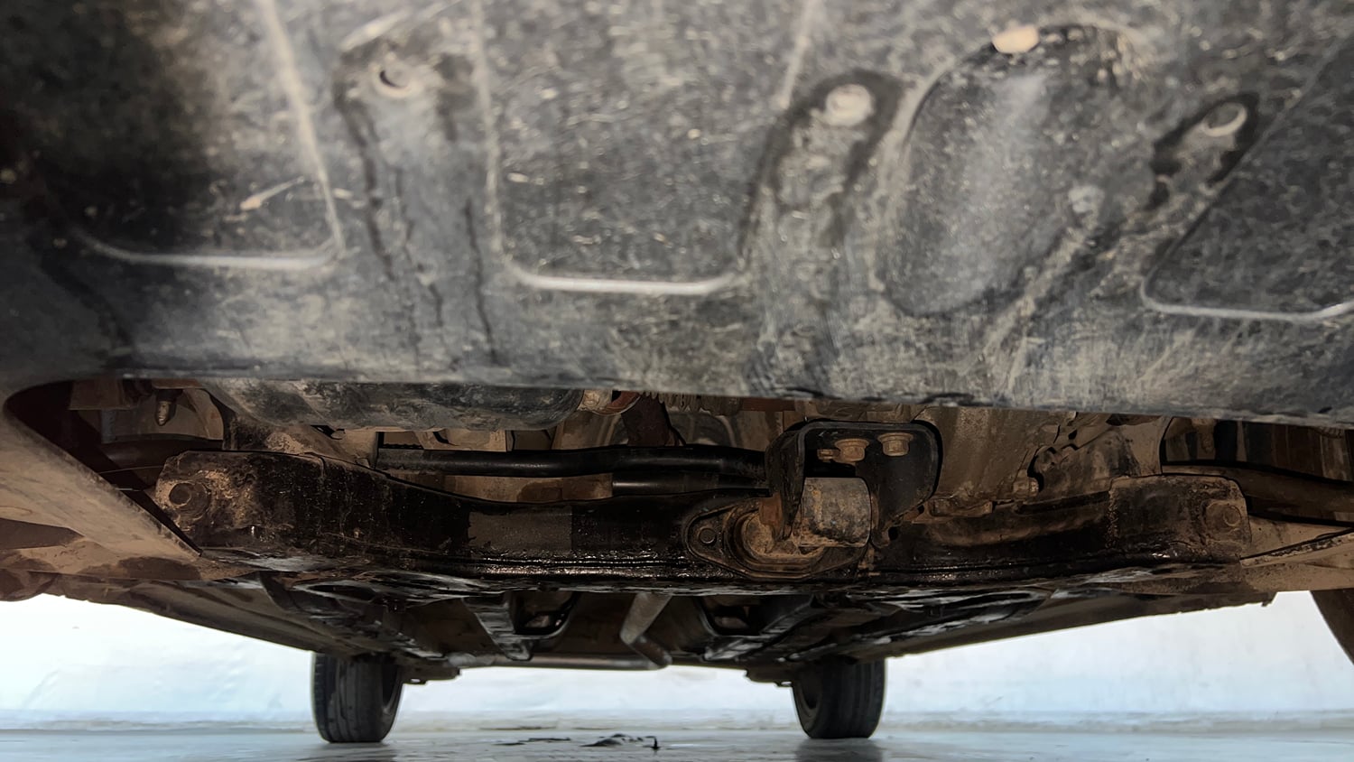 Used 2018 Hyundai Elite i20 Asta 1.2 (O) Petrol Manual extra FRONT LEFT UNDERBODY VIEW