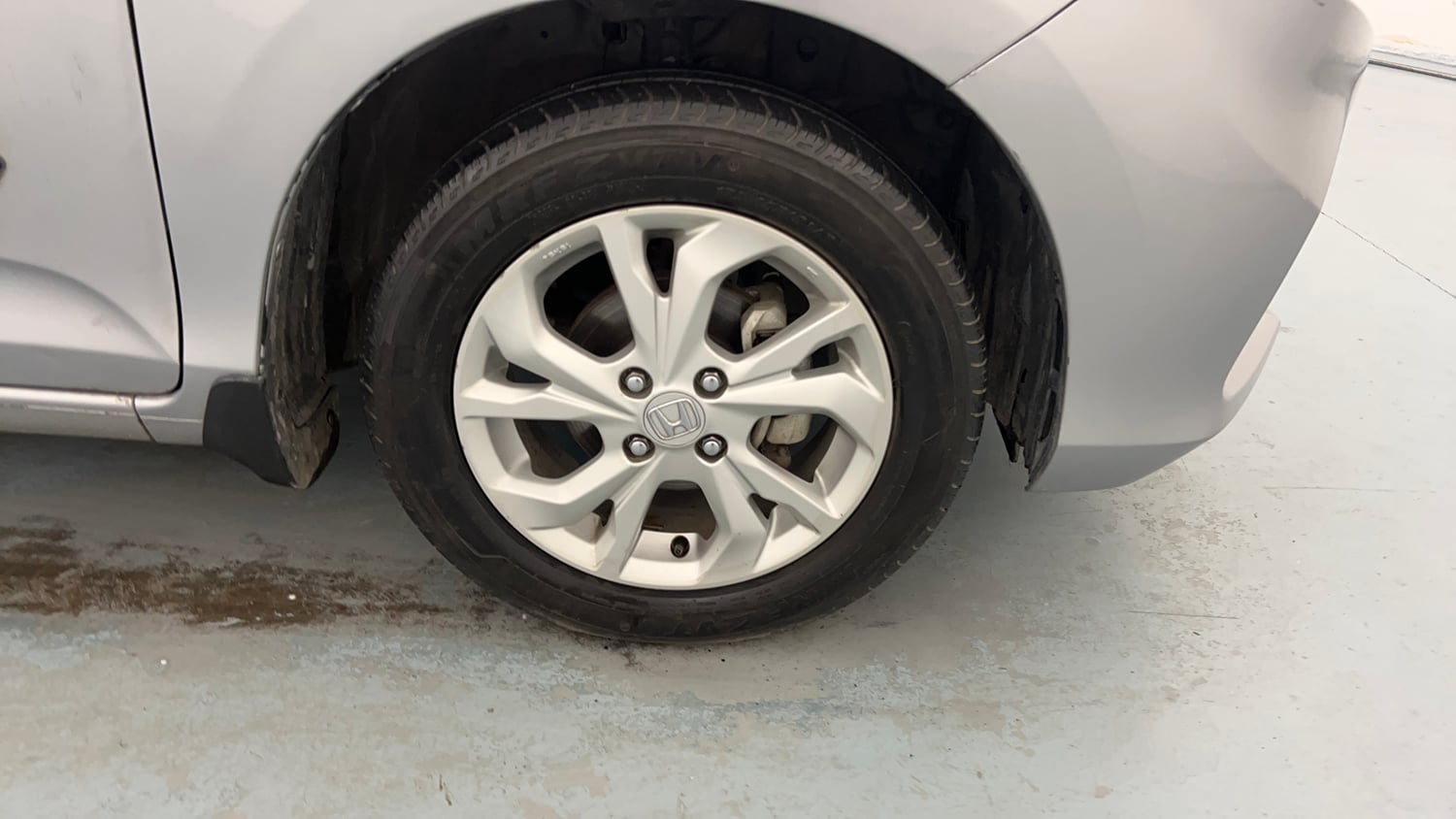 Used 2020 Honda Amaze 1.2 VX MT Petrol Petrol Manual tyres RIGHT FRONT TYRE RIM VIEW