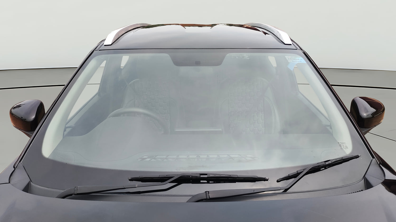 Used 2024 Renault Kiger RXE Petrol Manual exterior FRONT WINDSHIELD VIEW