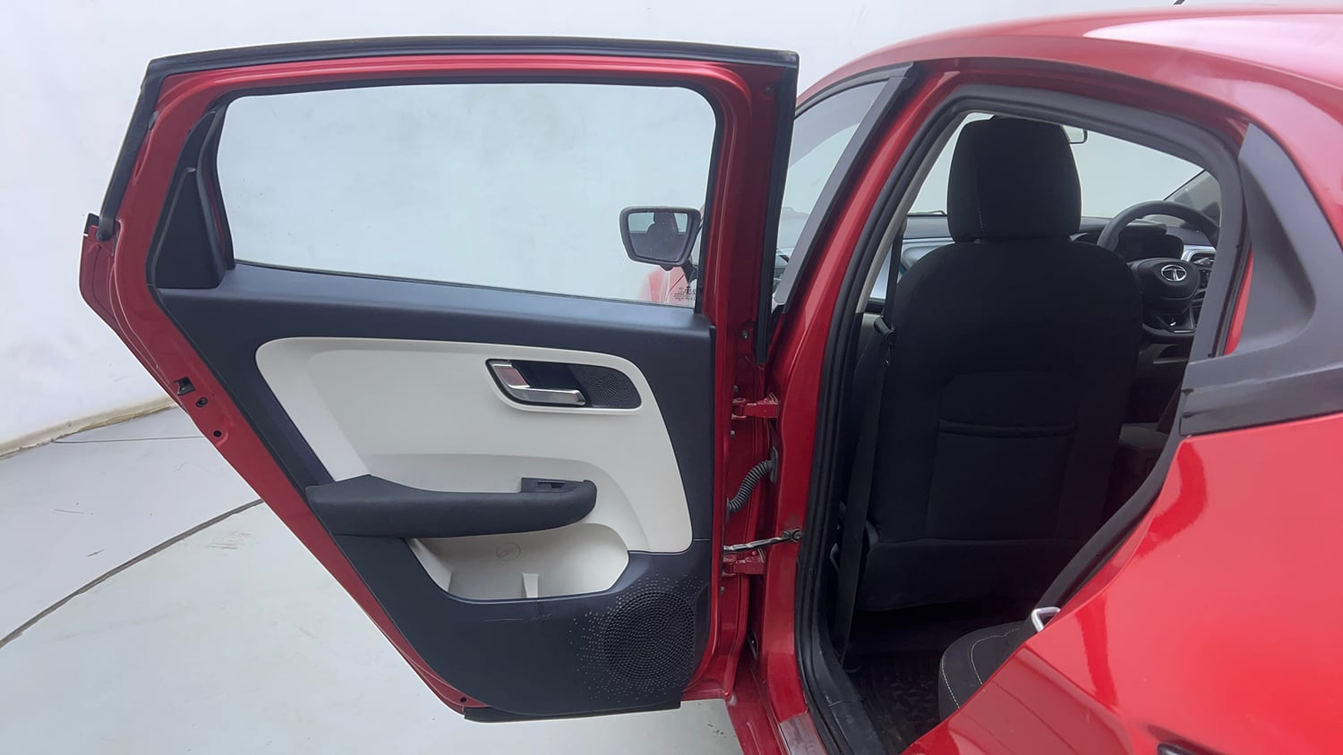 Used 2022 Tata Altroz XZ Petrol Petrol Manual interior LEFT REAR DOOR OPEN VIEW