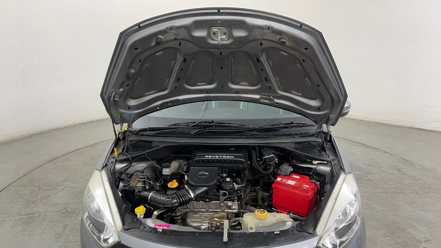Used 2018 Tata Tiago Revotron XZ Petrol Manual engine ENGINE & BONNET OPEN FRONT VIEW