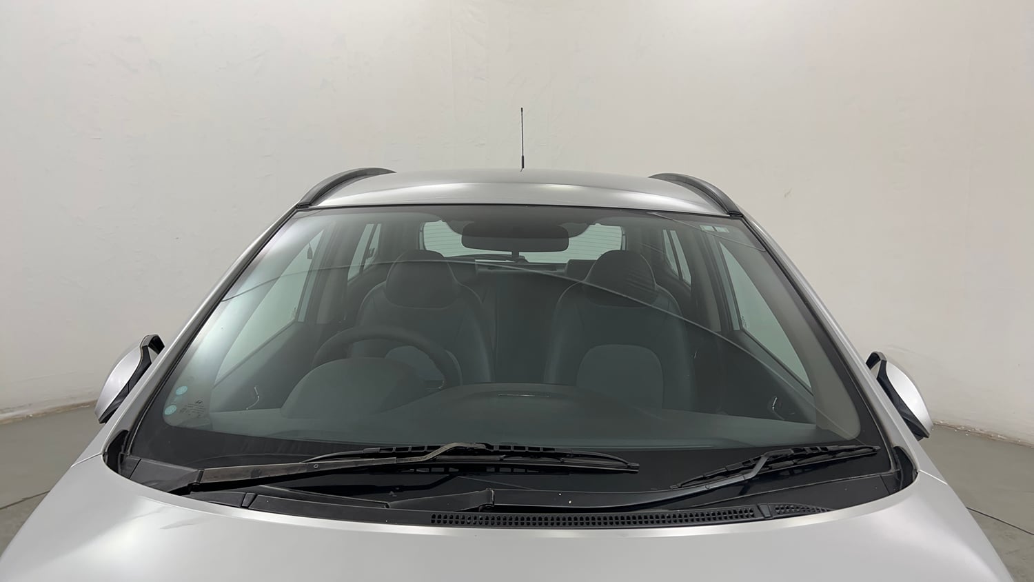 Used 2016 Hyundai Grand i10 Asta AT 1.2 Kappa VTVT Petrol Automatic exterior FRONT WINDSHIELD VIEW