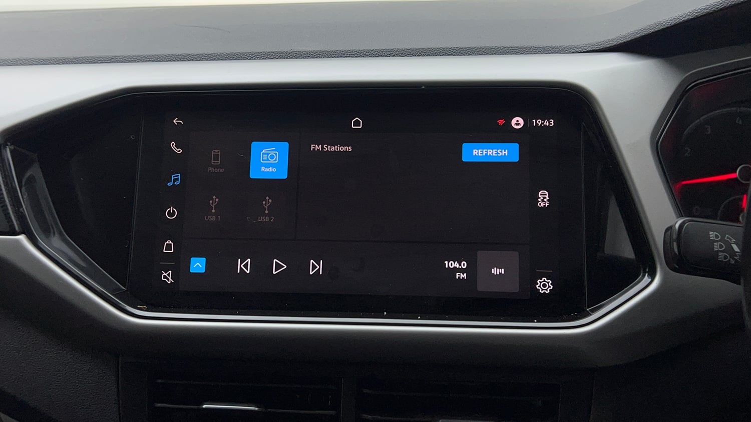 Used 2022 Volkswagen Taigun Highline 1.0 TSI AT Petrol Automatic top_features Integrated (in-dash) music system