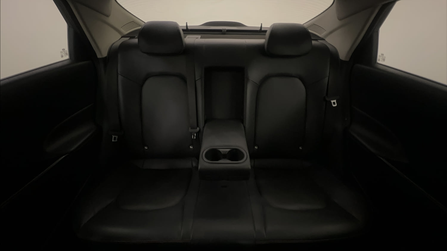 Used 2023 Hyundai Verna SX (O) 1.5 Turbo Petrol DCT Petrol Automatic interior REAR SEAT CONDITION VIEW