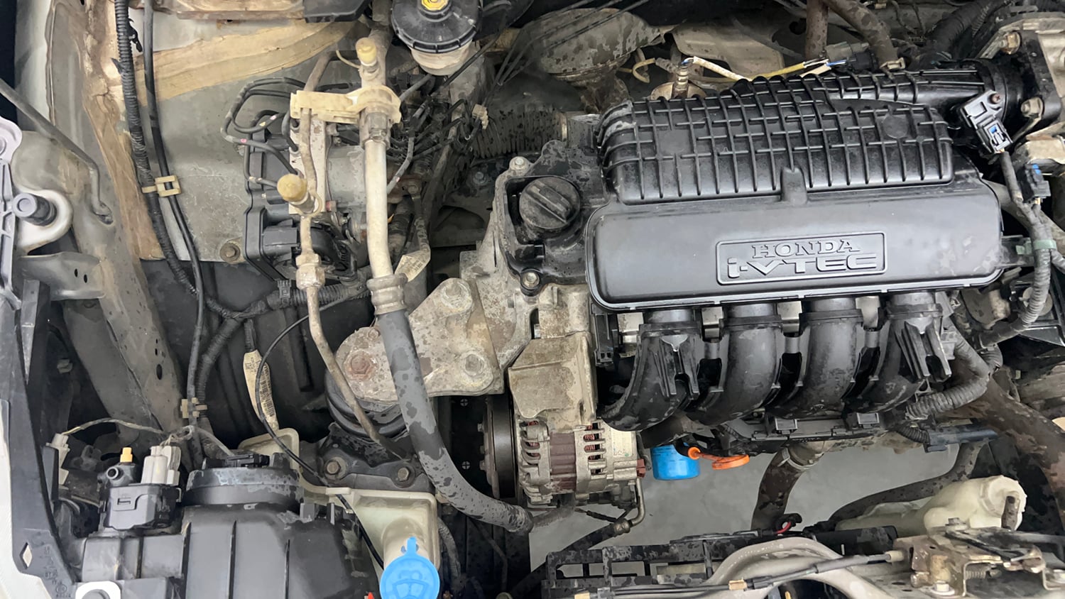 Used 2019 Honda Amaze 1.2 V CVT Petrol Petrol Automatic engine ENGINE RIGHT SIDE VIEW