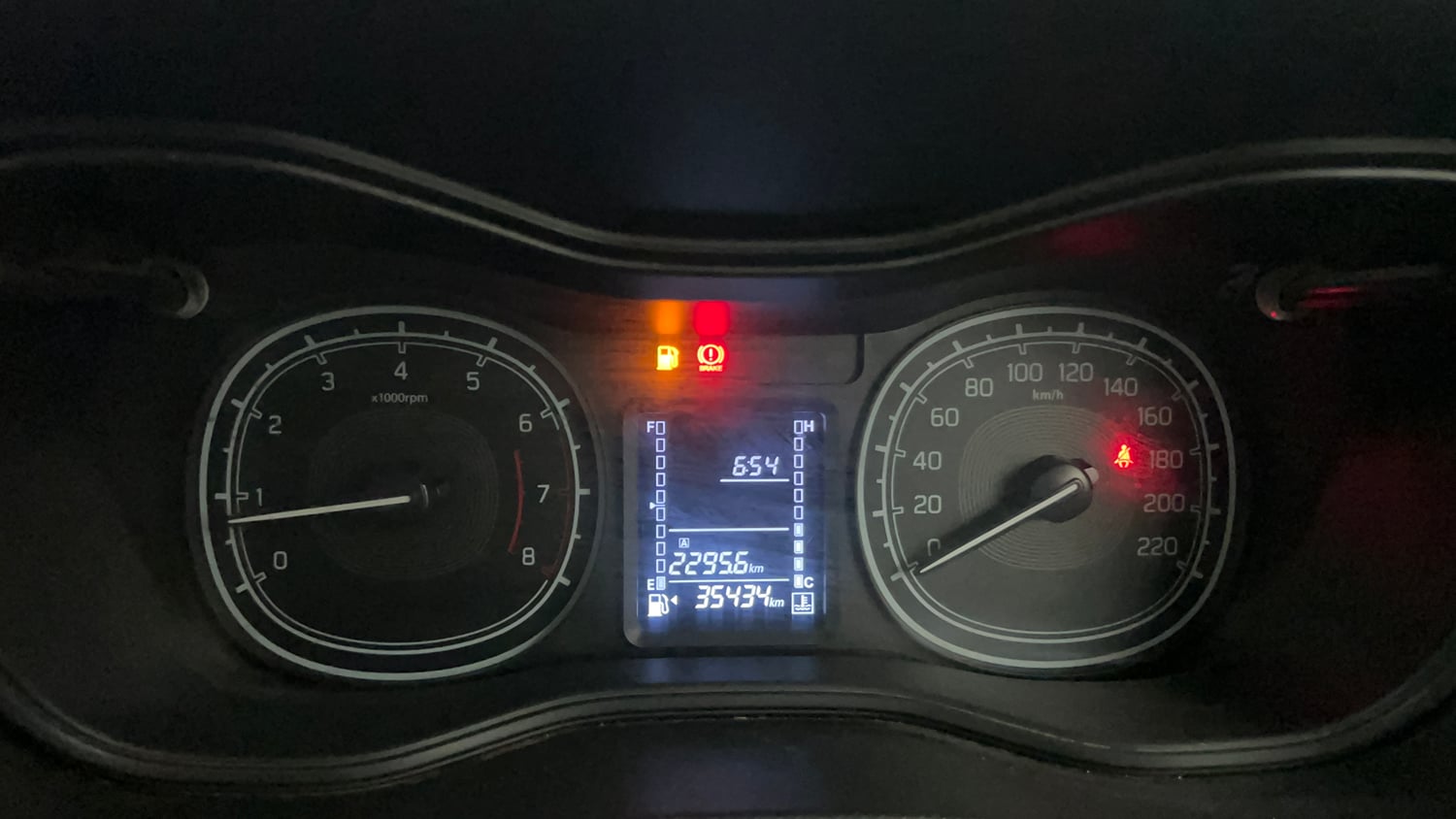 Used 2022 maruti-suzuki Vitara Brezza VXi Petrol Manual interior CLUSTERMETER VIEW