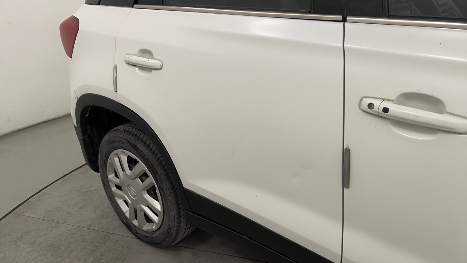 Used 2022 maruti-suzuki Vitara Brezza VXi Petrol Manual dents MINOR DENT