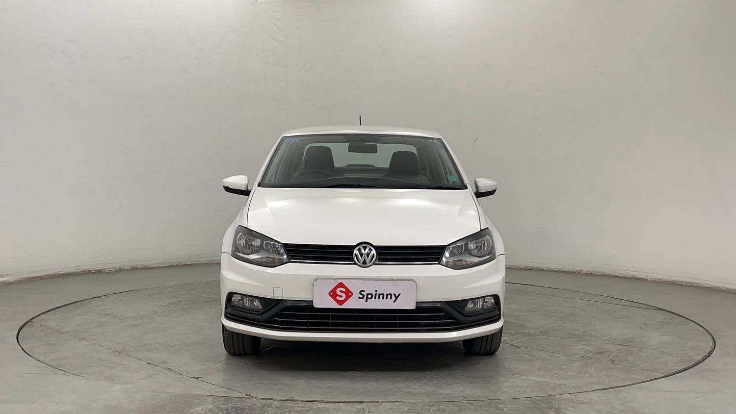 Used 2016 Volkswagen Ameo Comfortline 1.2L (P) Petrol Manual exterior FRONT VIEW
