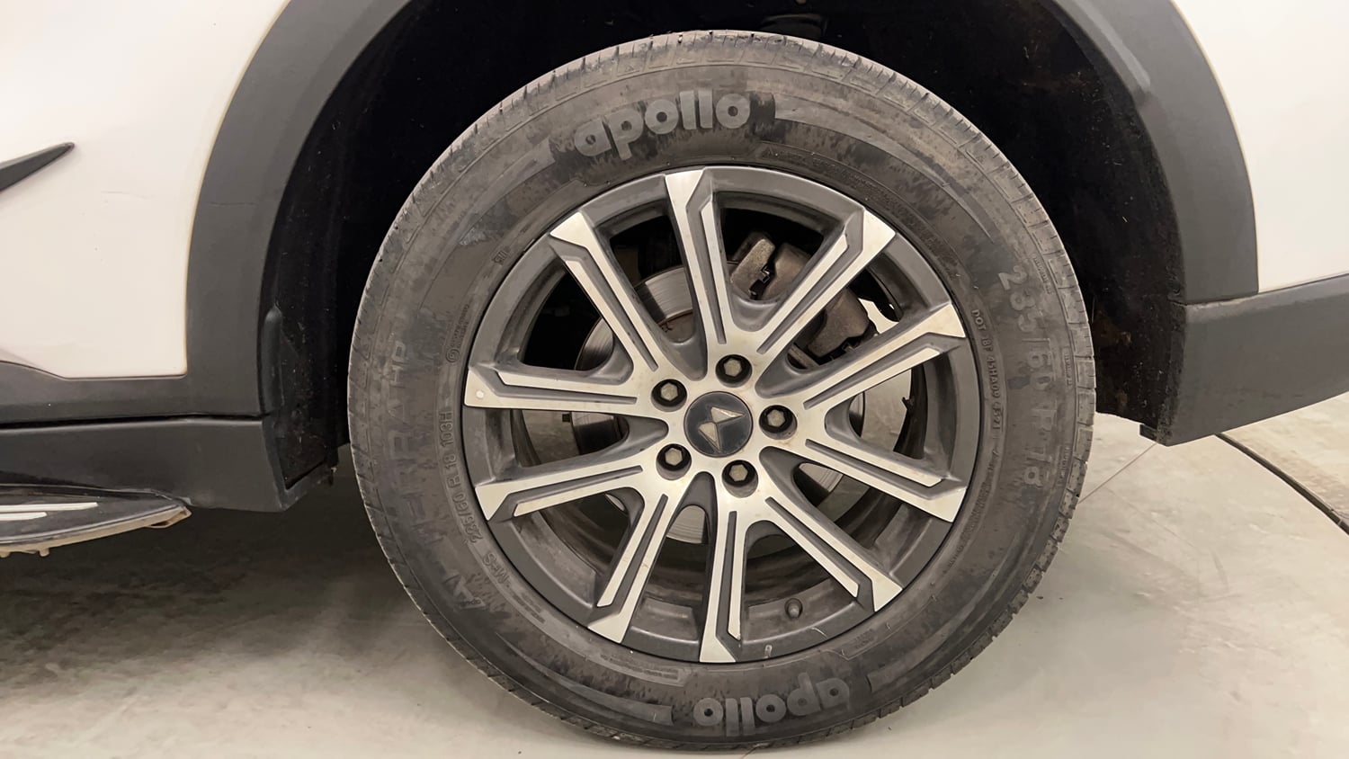 Used 2024 Mahindra XUV700 AX7 Diesel MT 7 STR Diesel Manual tyres LEFT REAR TYRE RIM VIEW