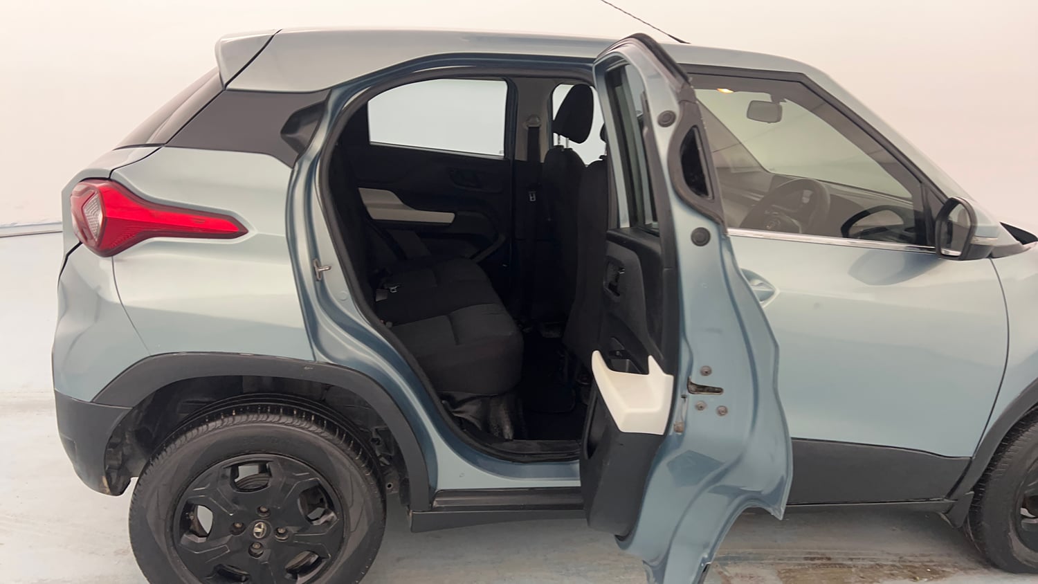 Used 2022 Tata Punch Accomplished MT Petrol Manual interior RIGHT SIDE REAR DOOR CABIN VIEW