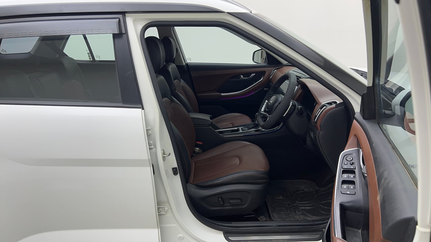 Used 2024 Hyundai Alcazar Platinum (O) 7 Seater 1.5 Diesel AT Diesel Automatic interior RIGHT SIDE FRONT DOOR CABIN VIEW