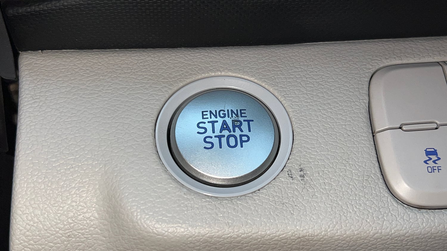 Used 2022 Hyundai Venue SX 1.2 Petrol Petrol Manual top_features Keyless start