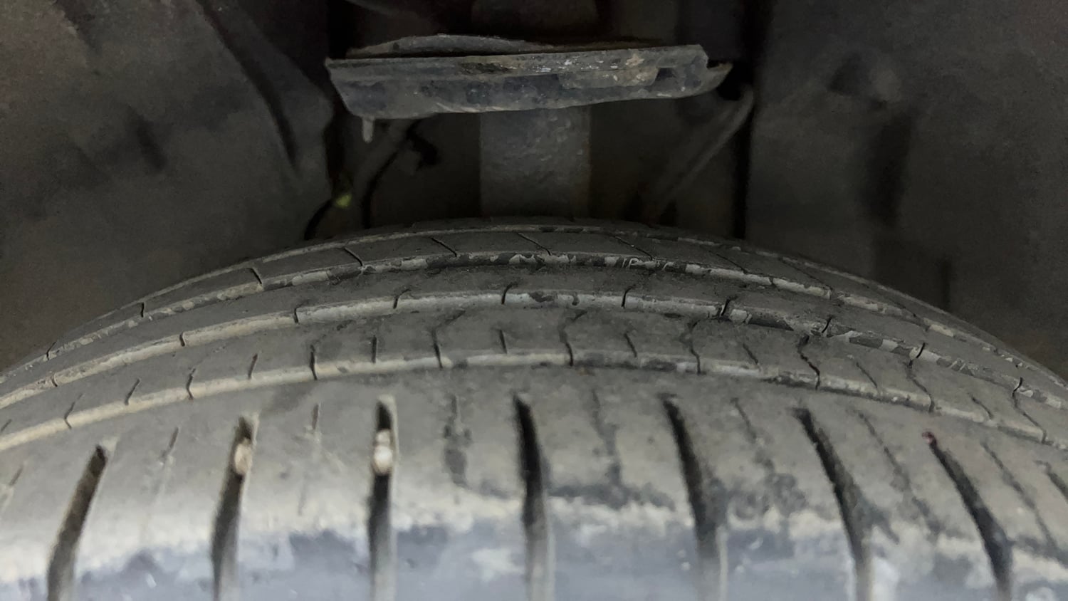 Used 2022 Tata Altroz XZ Petrol Petrol Manual tyres LEFT FRONT TYRE TREAD VIEW