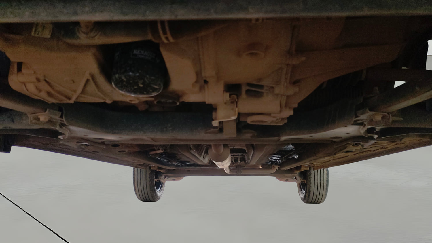 Used 2024 Renault Kiger RXE Petrol Manual extra FRONT LEFT UNDERBODY VIEW