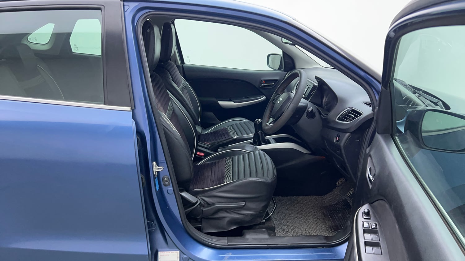 Used 2015 Maruti Suzuki Baleno Zeta 1.2 Petrol Manual interior RIGHT SIDE FRONT DOOR CABIN VIEW