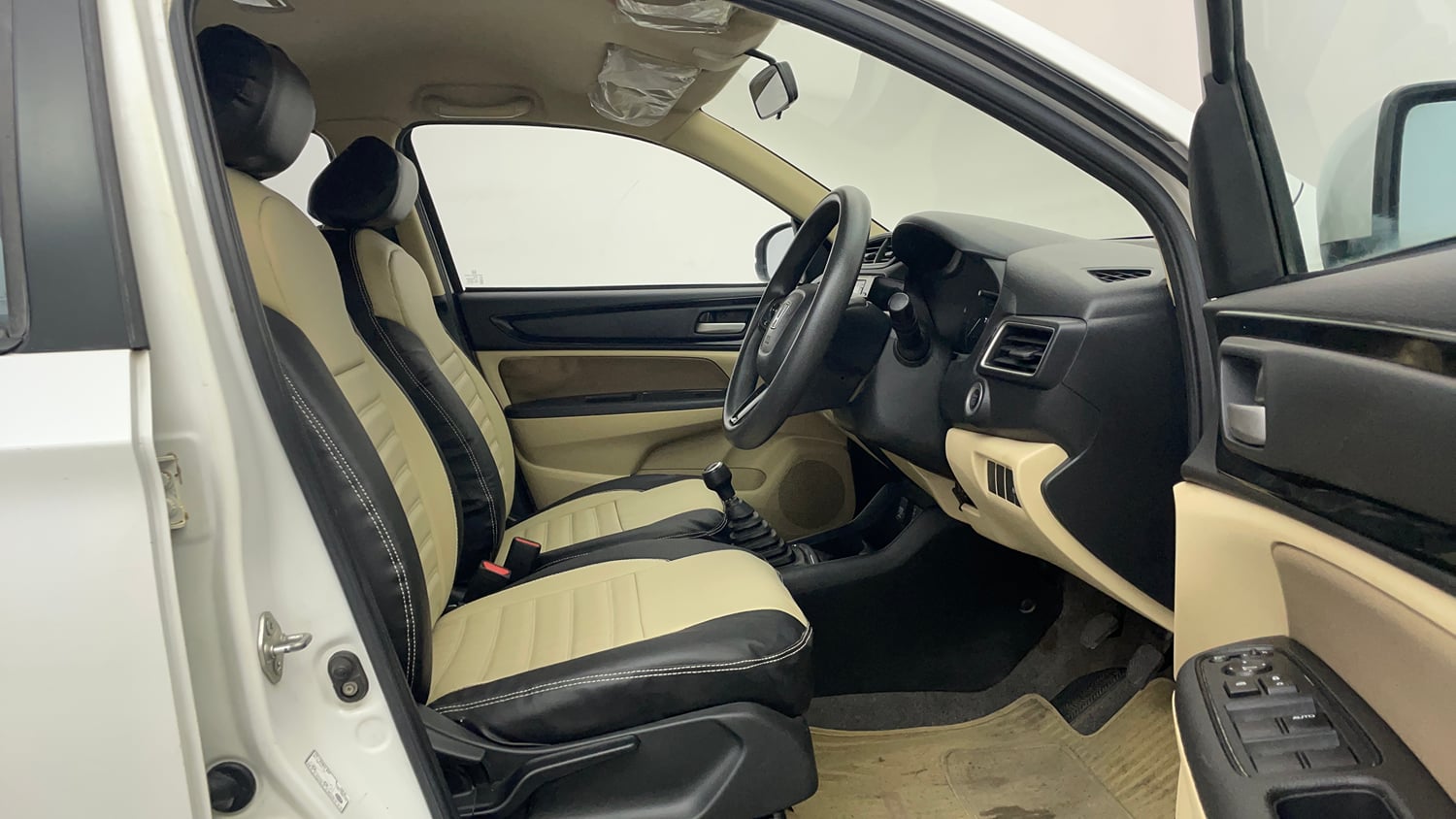 Used 2020 Honda Amaze 1.5 VX MT Diesel Diesel Manual interior RIGHT SIDE FRONT DOOR CABIN VIEW