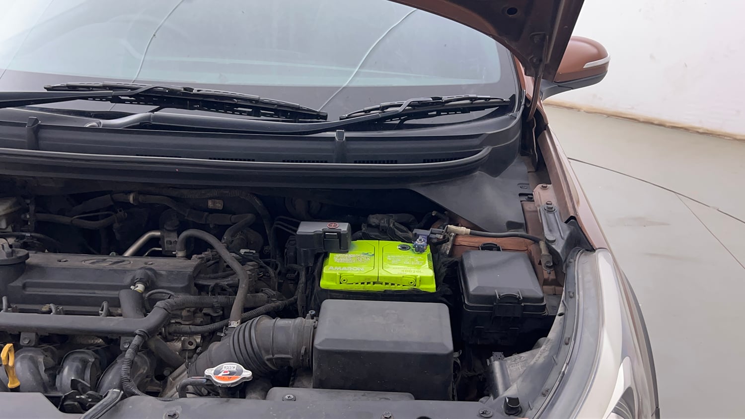 Used 2017 Hyundai i20 Active 1.2 SX Petrol Manual engine ENGINE LEFT SIDE HINGE & APRON VIEW