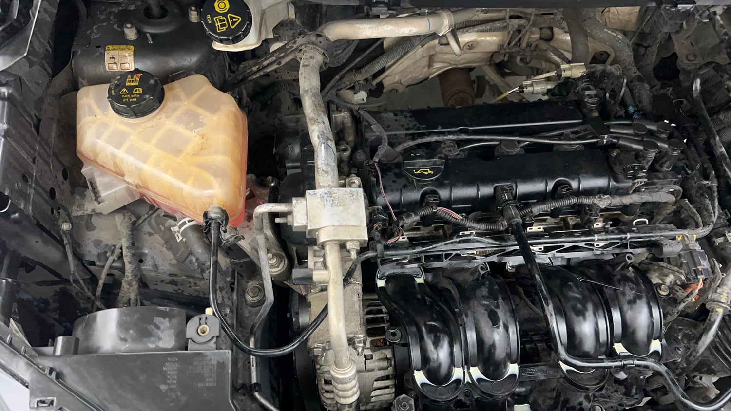 Used 2017 Ford EcoSport Titanium 1.5L Ti-VCT AT Petrol Automatic engine ENGINE RIGHT SIDE VIEW