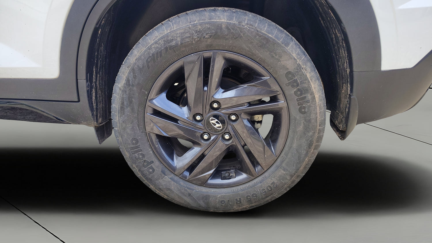 Used 2023 Hyundai Creta S Plus 1.5 Petrol Knight Petrol Manual tyres LEFT REAR TYRE RIM VIEW
