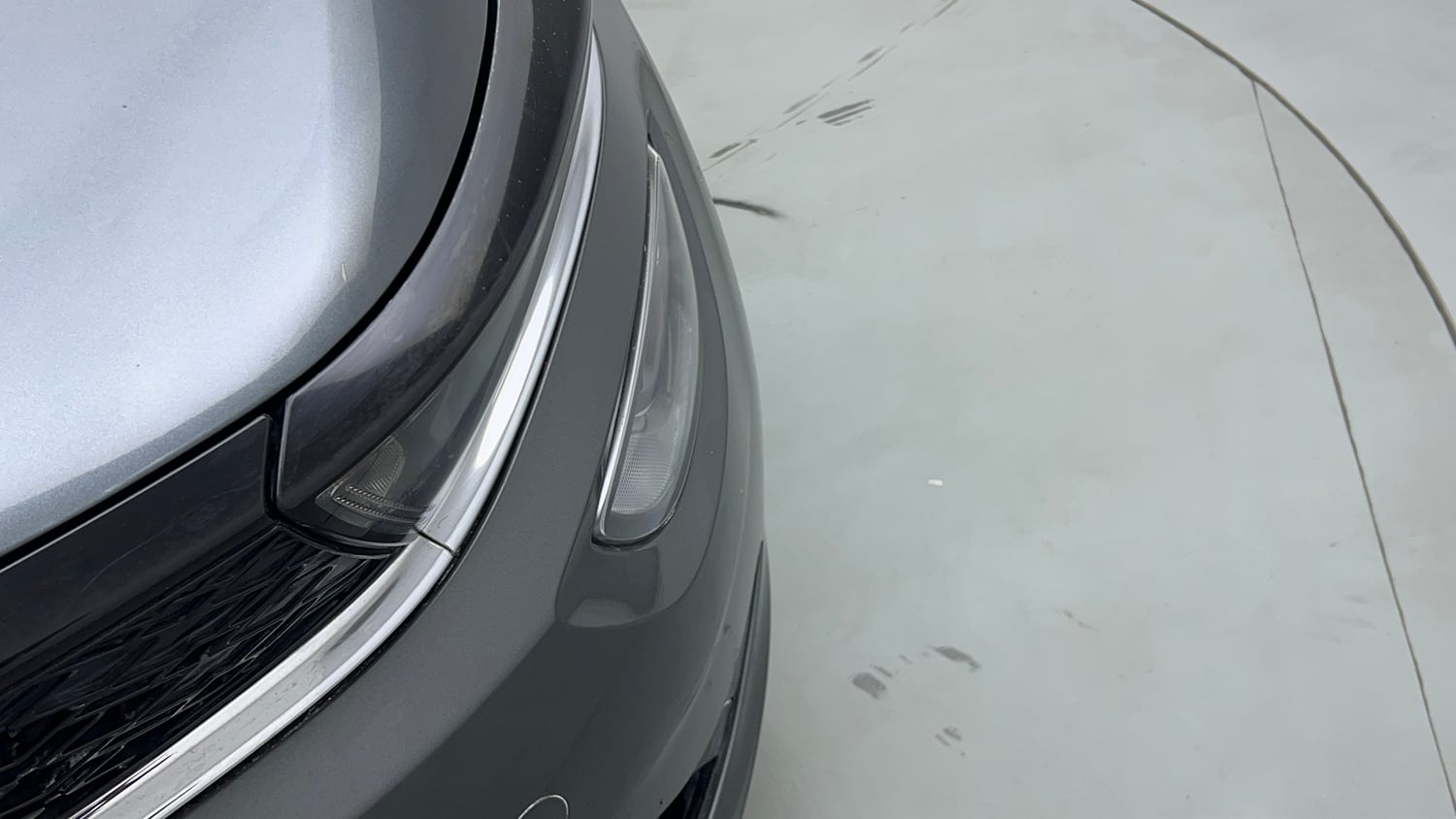 Used 2025 Tata Altroz XZA Petrol Petrol Automatic dents MINOR SCRATCH