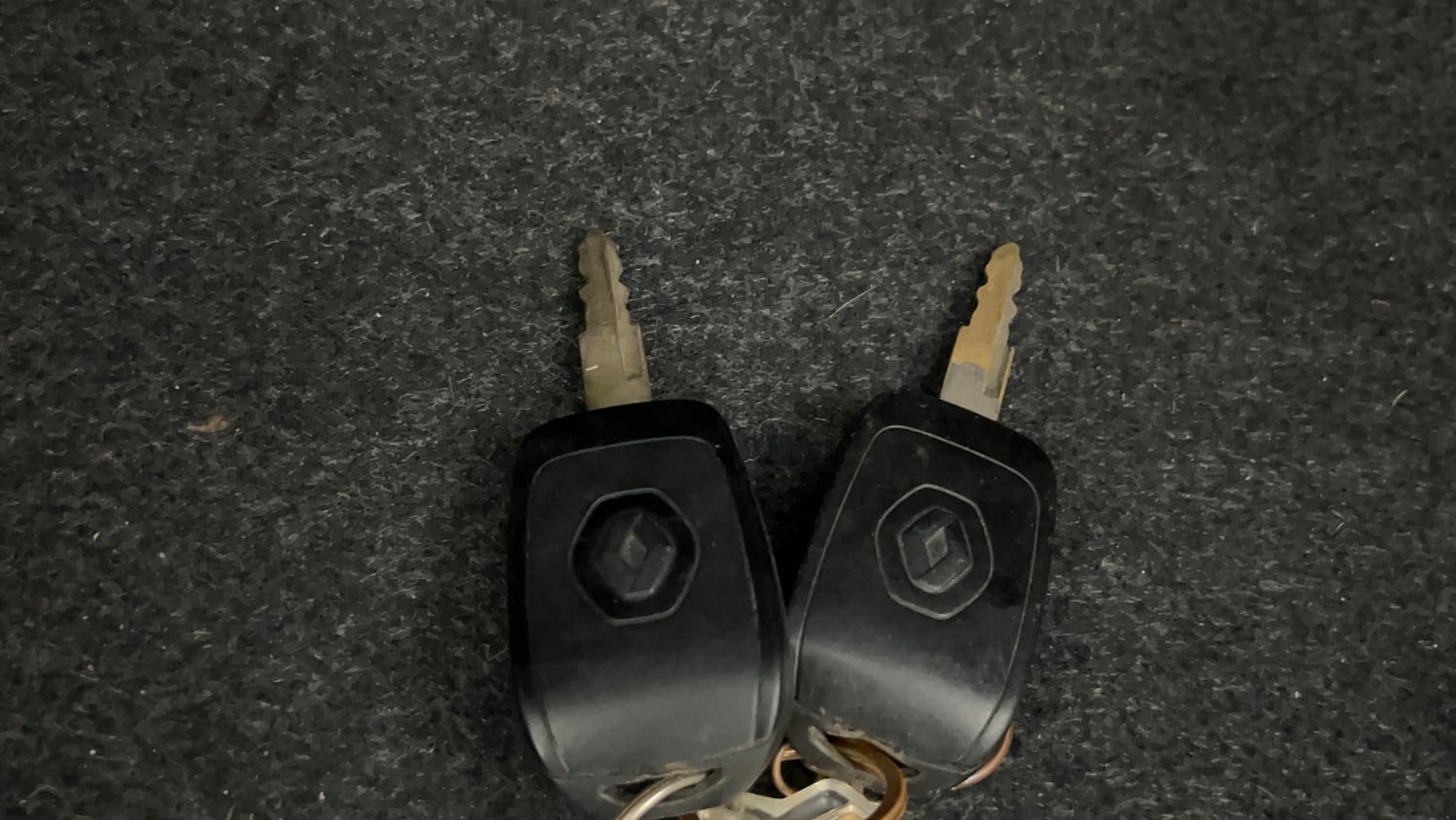 Used 2017 Renault Kwid 1.0 RXT AMT Opt Petrol Automatic extra CAR KEY VIEW