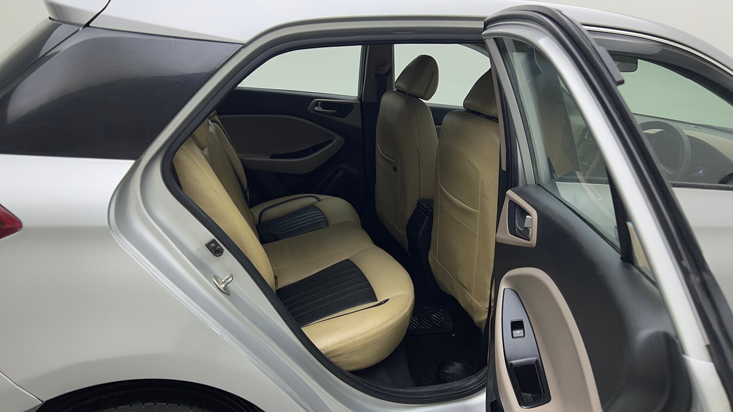 Used 2018 Hyundai Elite i20 Asta 1.2 (O) Petrol Manual interior RIGHT SIDE REAR DOOR CABIN VIEW