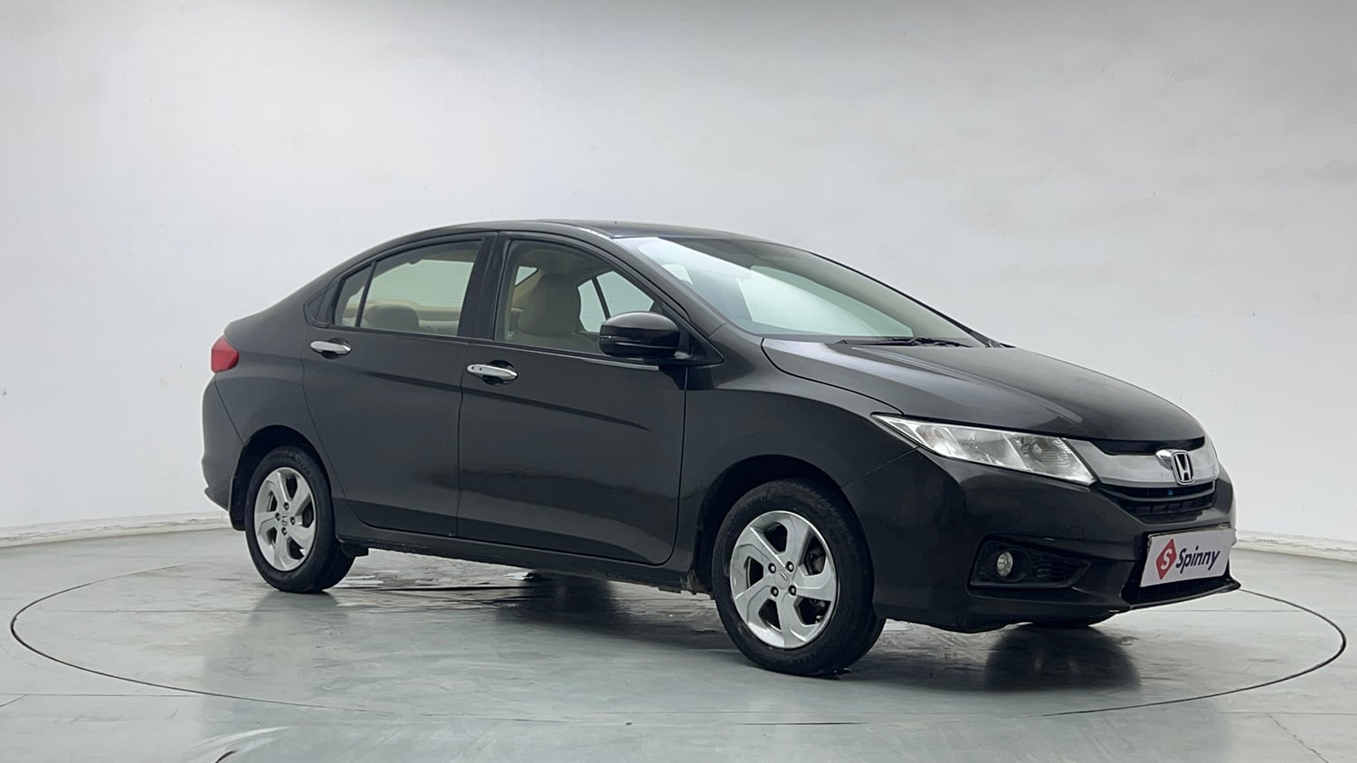 Used 2015 Honda City VX Petrol Manual exterior RIGHT FRONT CORNER VIEW