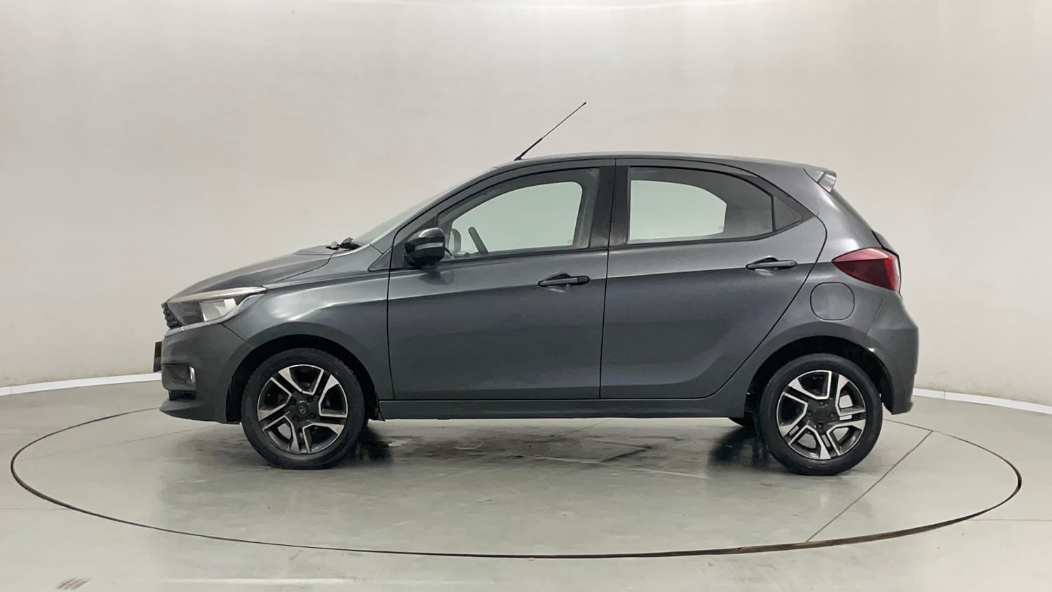 Used 2021 Tata Tiago XZ Plus Petrol Manual exterior LEFT SIDE VIEW