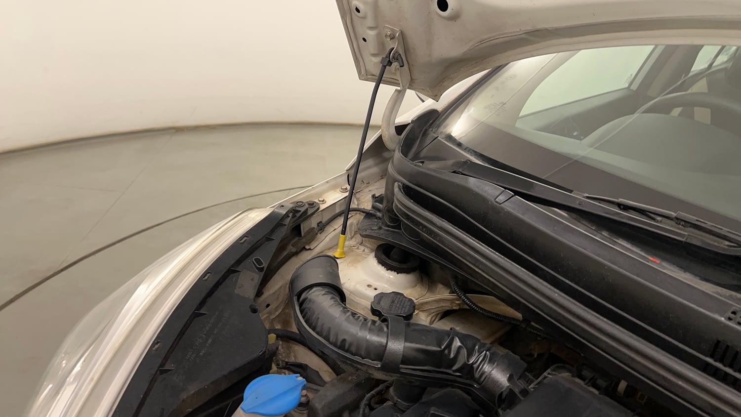 Used 2018 Hyundai Grand i10 Magna 1.2 Kappa VTVT Petrol Manual engine ENGINE RIGHT SIDE HINGE & APRON VIEW