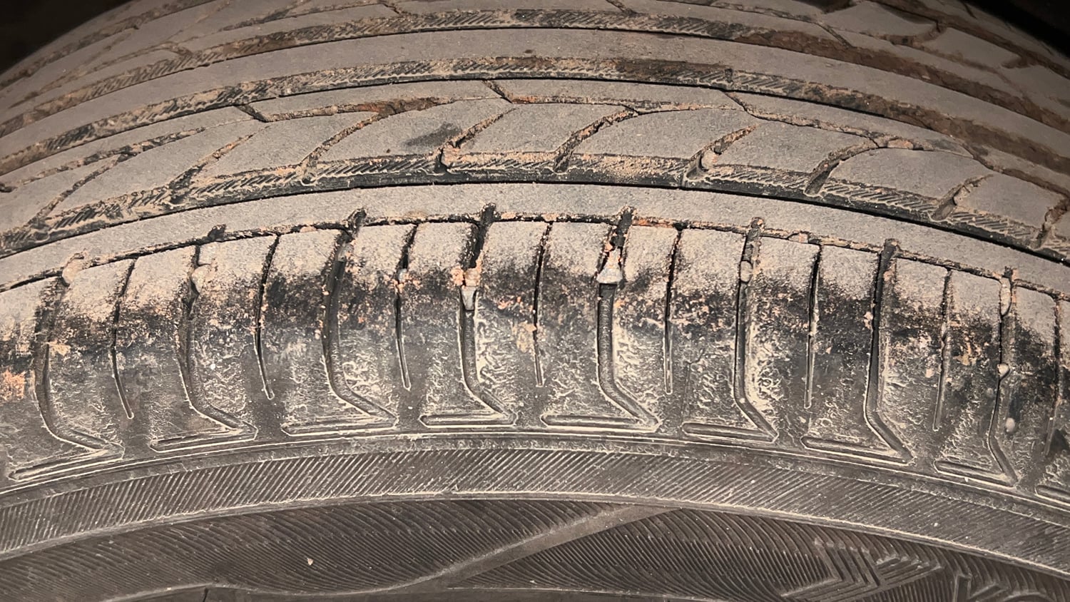 Used 2021 Ford EcoSport S MT 1.5 Ti-VCT Petrol Manual tyres LEFT REAR TYRE TREAD VIEW