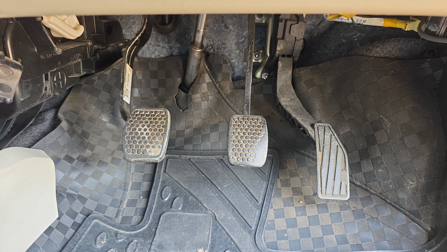 Used 2022 Maruti Suzuki Alto 800 Vxi Plus Petrol Manual interior PEDALS VIEW