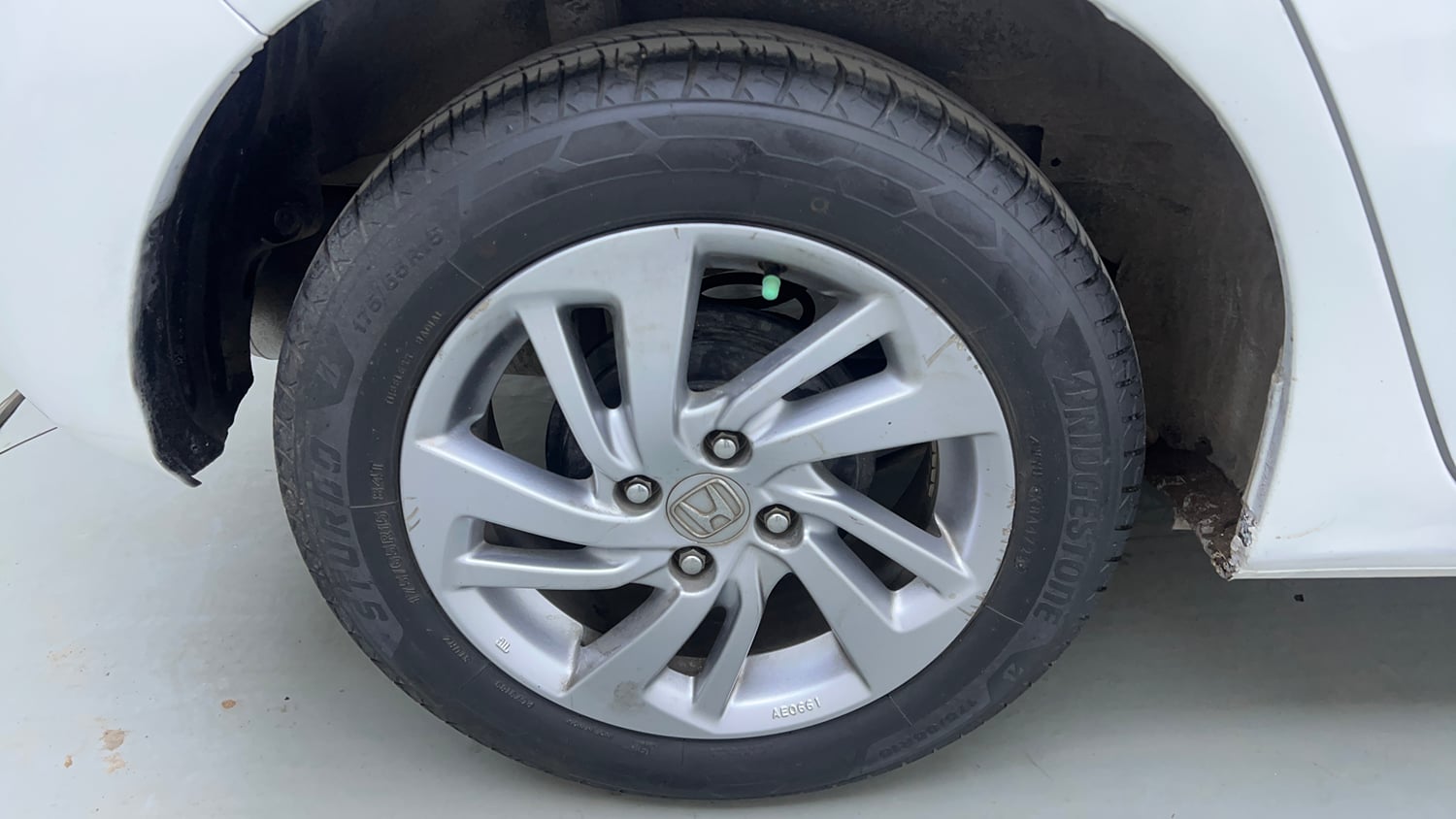 Used 2018 Honda Jazz VX CVT Petrol Petrol Automatic tyres RIGHT REAR TYRE RIM VIEW