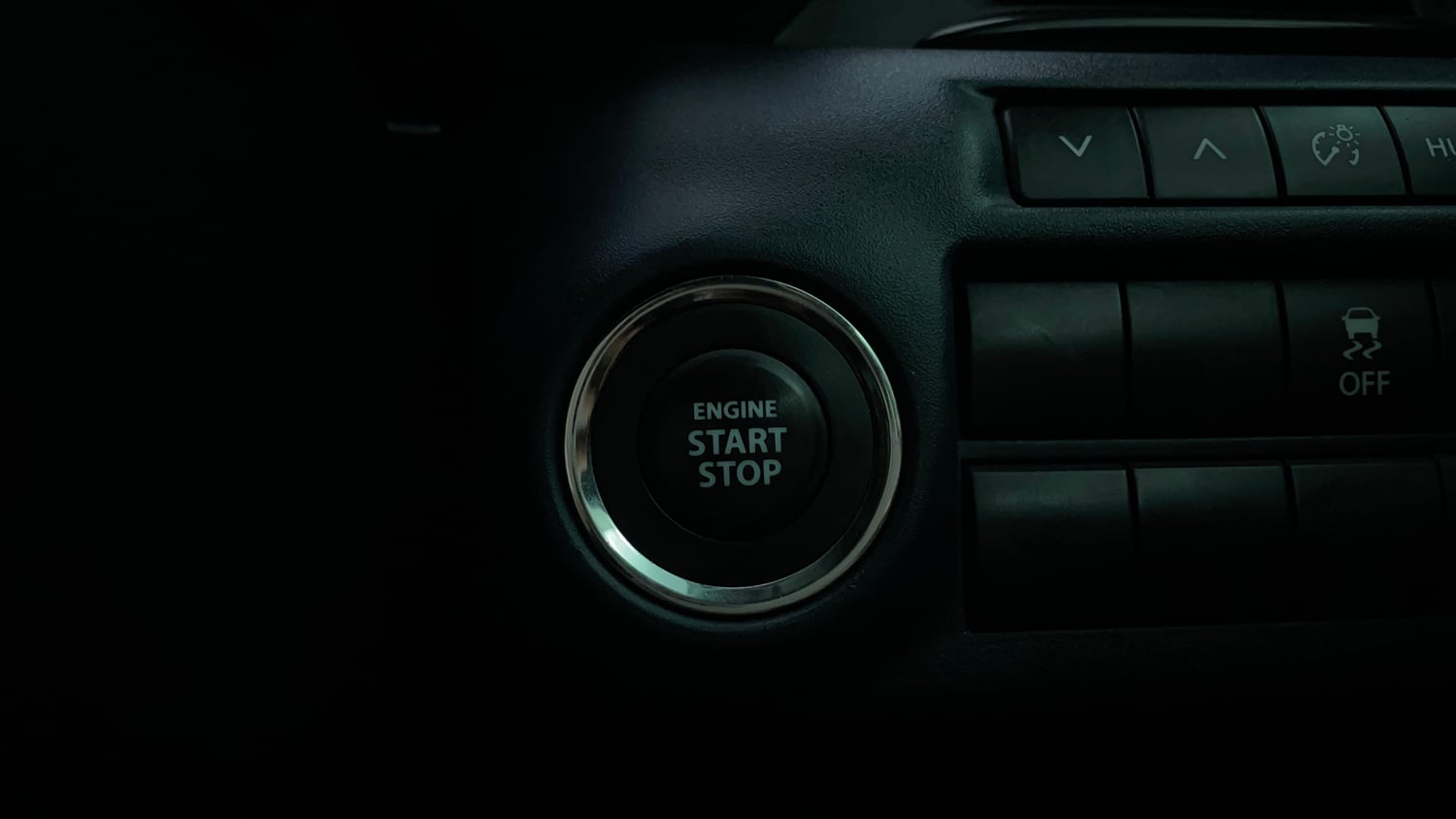 Used 2024 Maruti Suzuki Baleno Alpha AGS Petrol Automatic top_features Keyless start