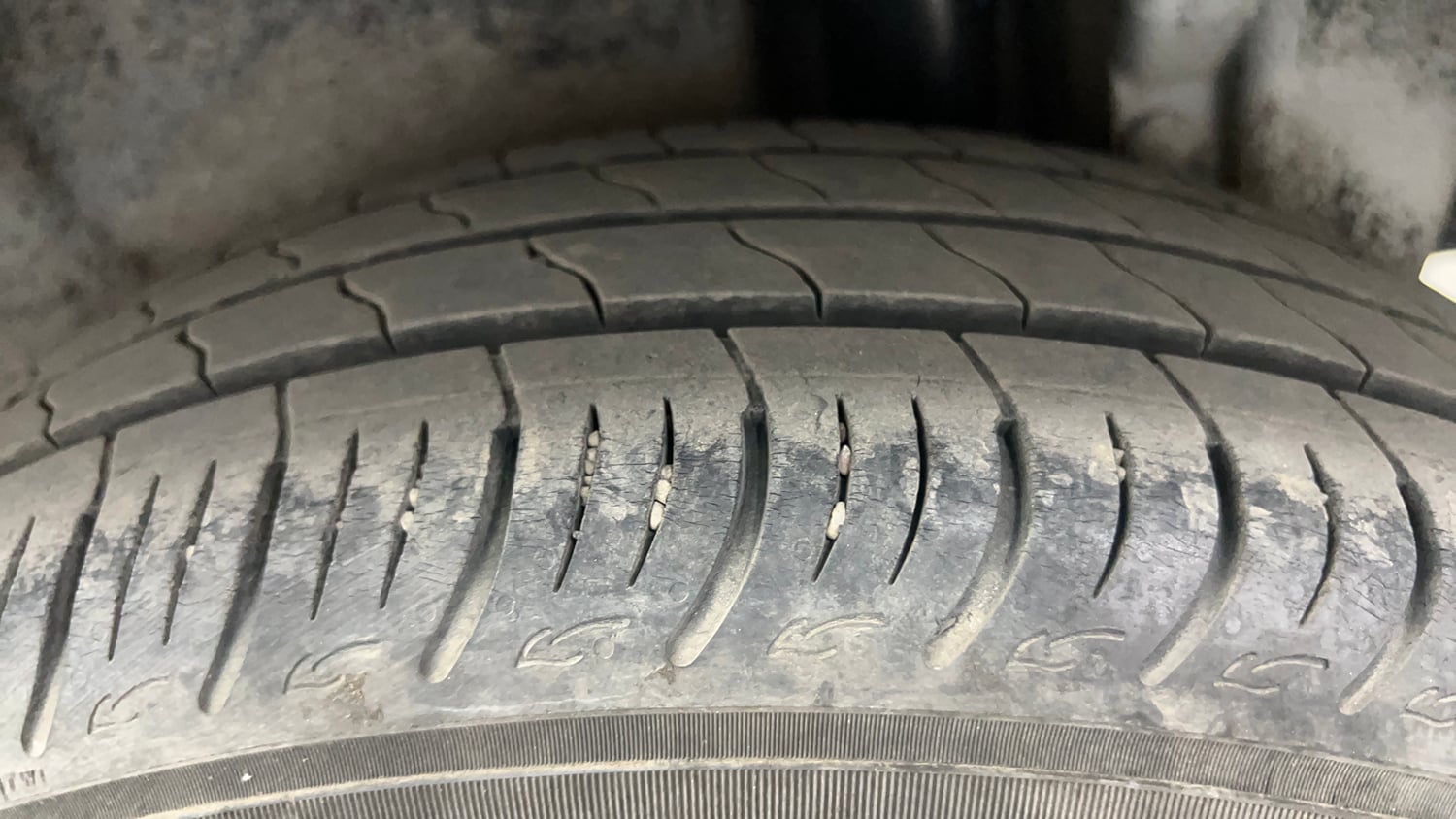 Used 2012 Maruti Suzuki Swift Dzire ZXI Petrol Manual tyres LEFT REAR TYRE TREAD VIEW