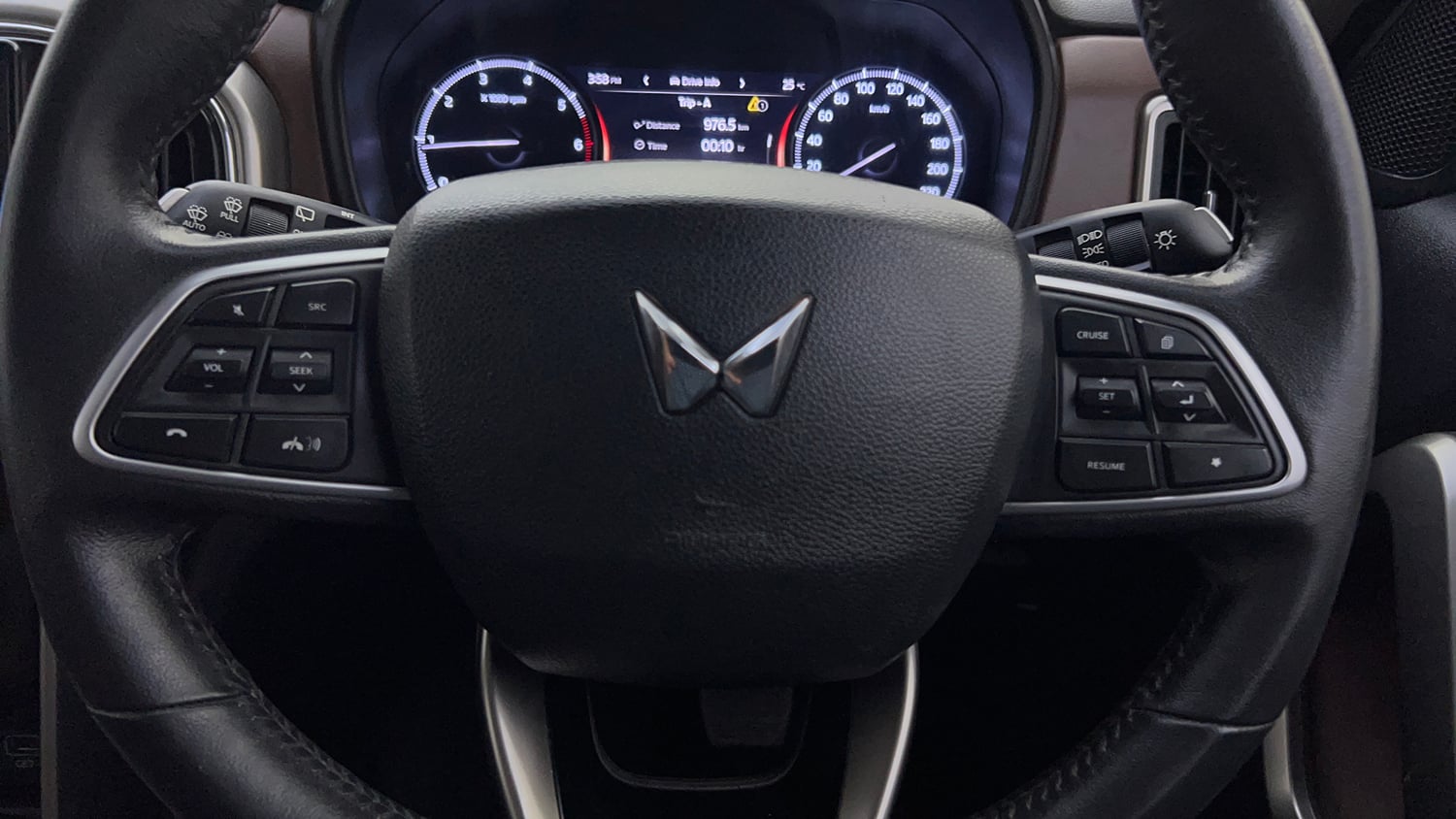 Used 2022 Mahindra Scorpio N Z8 L Petrol AT 6 STR Petrol Automatic top_features Airbags