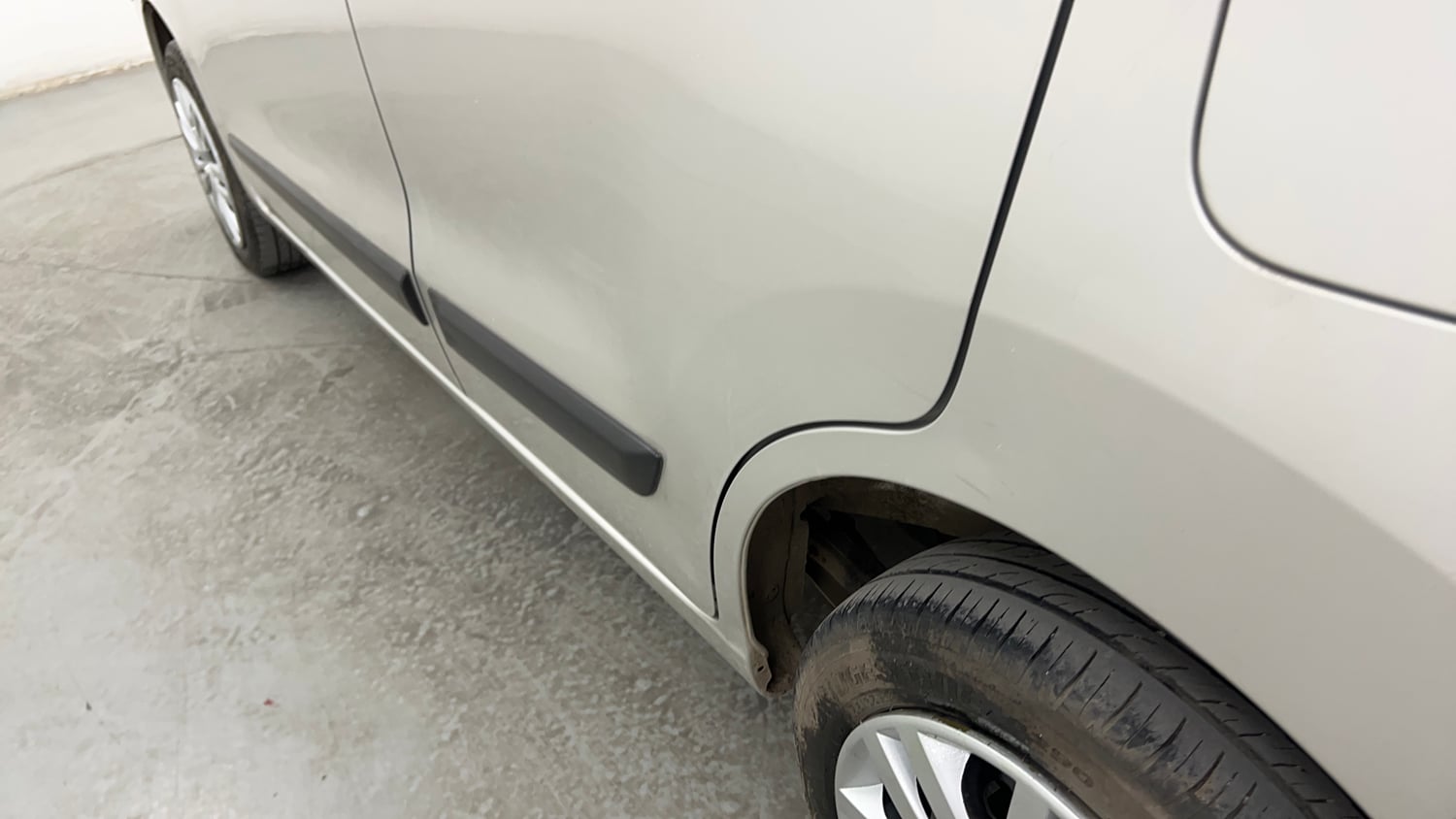 Used 2015 Maruti Suzuki Wagon R VXI Petrol Manual dents MINOR SCRATCH
