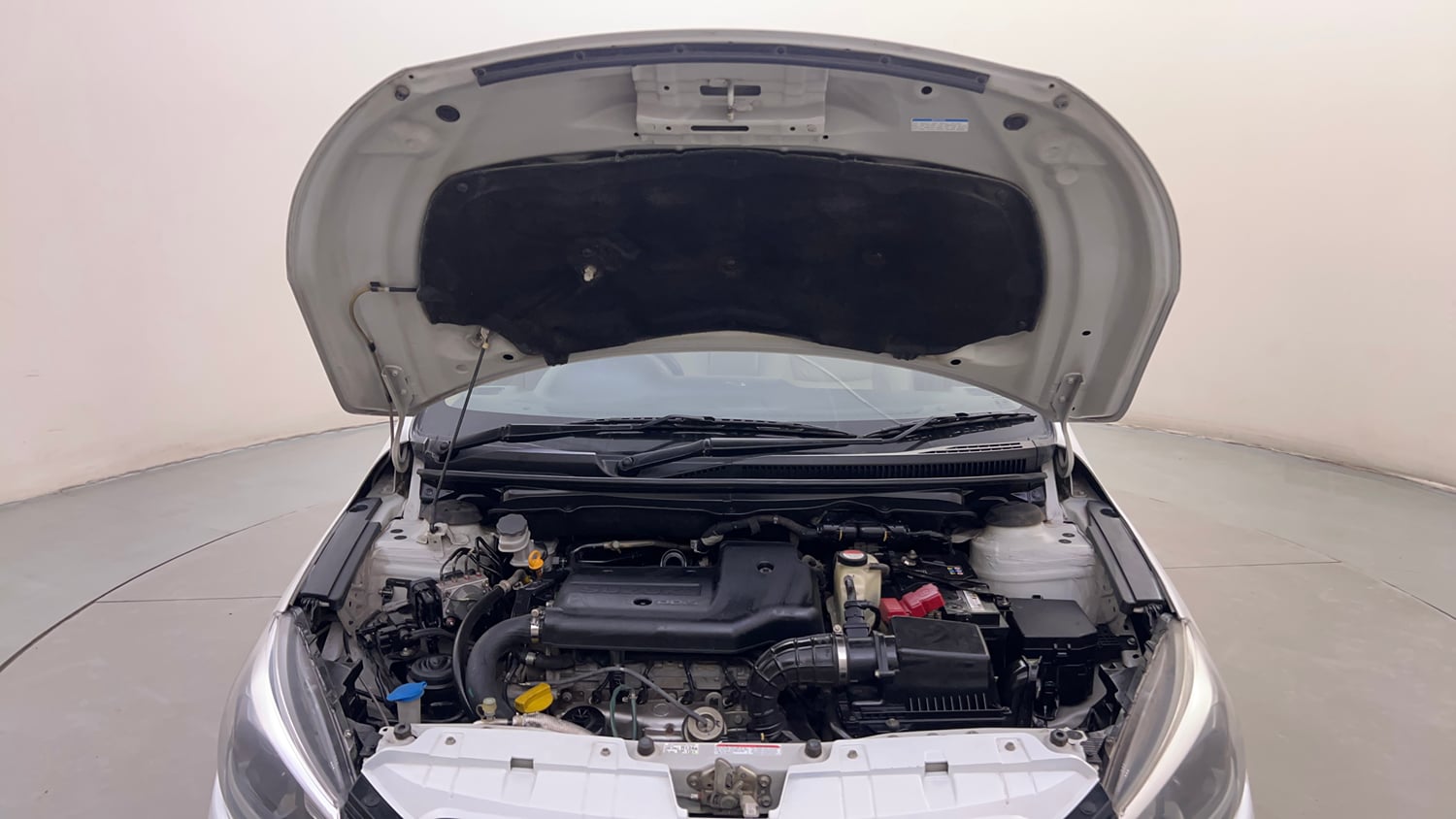 Used 2018 Maruti Suzuki Ciaz Alpha 1.3 Diesel Diesel Manual engine ENGINE & BONNET OPEN FRONT VIEW