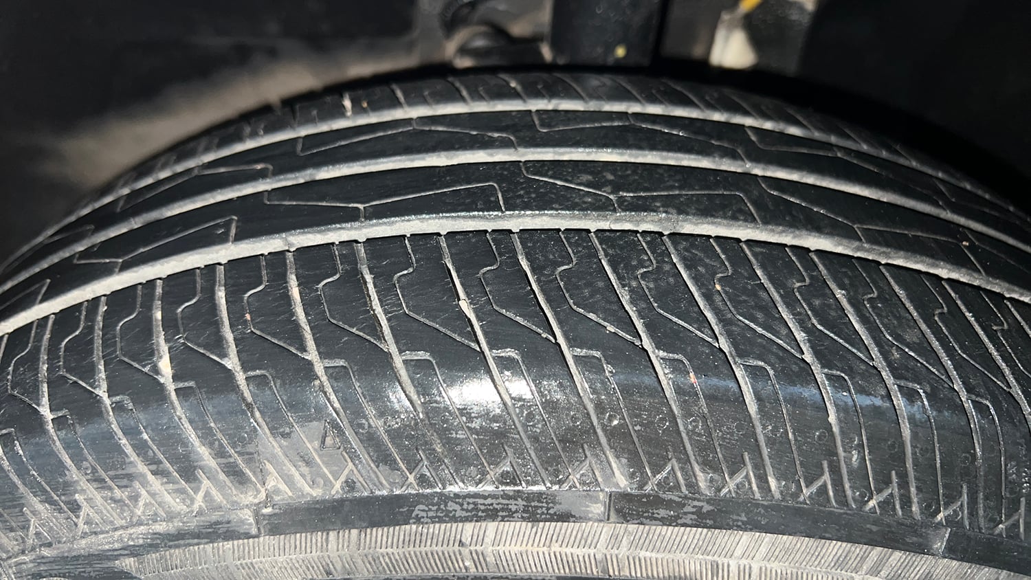 Used 2024 Tata Punch Accomplished iCNG Cng Manual tyres LEFT FRONT TYRE TREAD VIEW