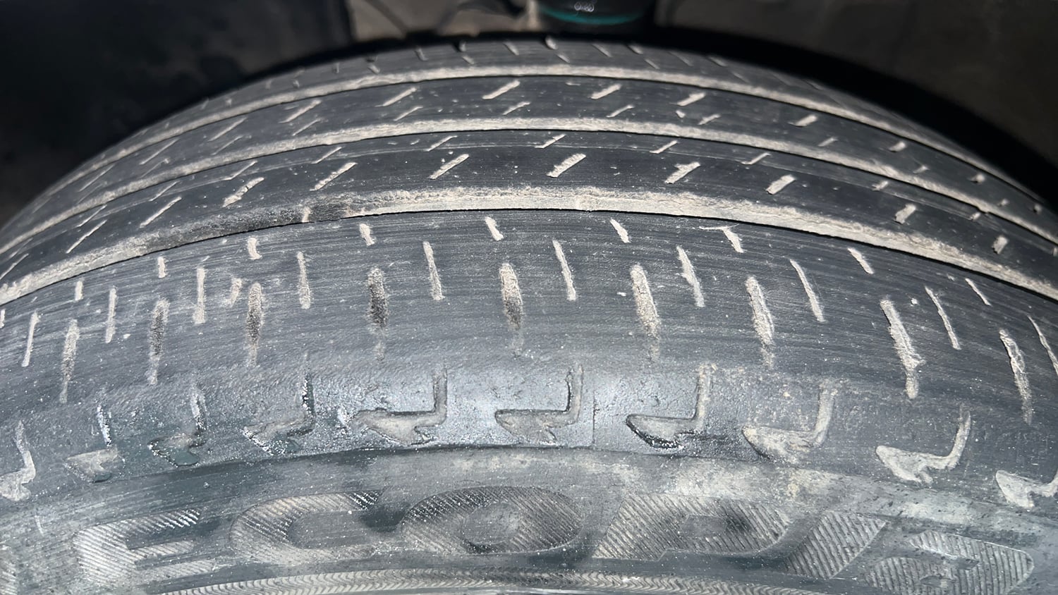Used 2022 Maruti Suzuki Ignis Delta 1.2 MT Petrol Manual tyres LEFT FRONT TYRE TREAD VIEW